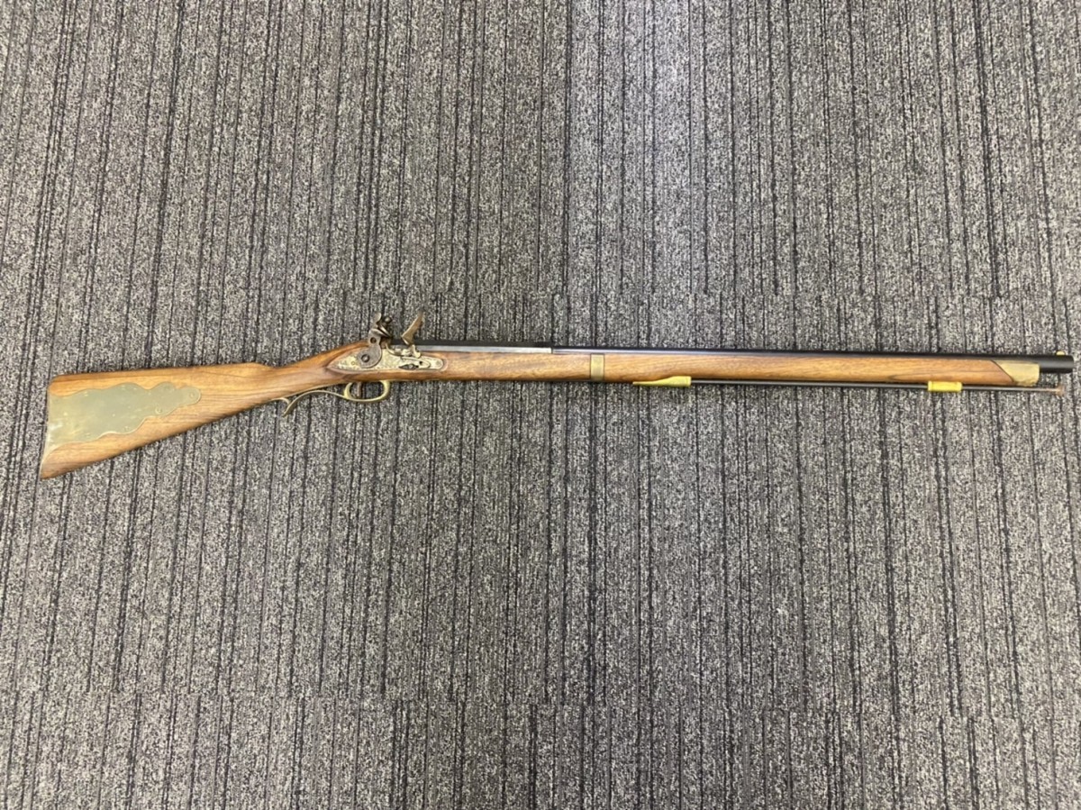 最新 火縄銃 レプリカ 約123 武具 銃 アンティーク 606刻印有 オブジェ ミリタリー 現状 最新 火縄銃 レプリカ 約123 武具 銃 アンティーク 606刻印有 オブジェ ミリタリー 現状