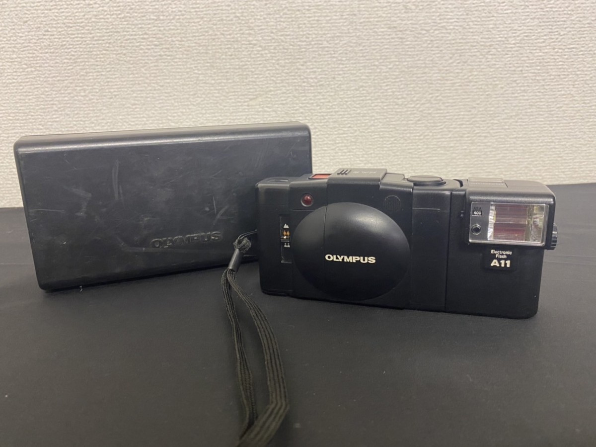 買い最安 OLYMPUS　XA2 A11付き　ケース付き フィルムカメラ