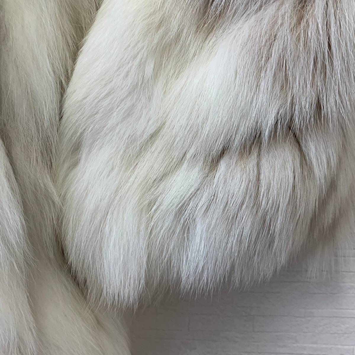 FOX Superb Quality Ranched Fox 銀サガ ファーコート ホワイト 11 (L