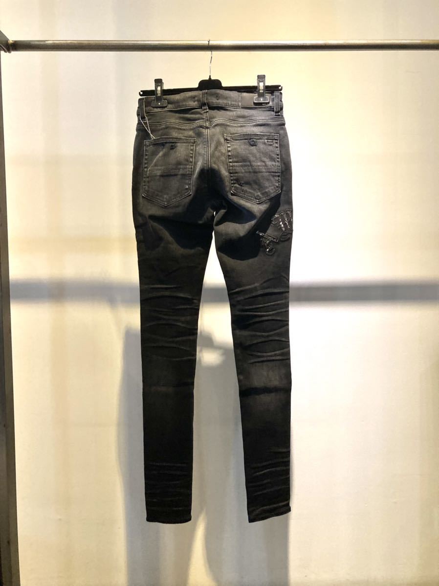 AMIRI アミリ OLD ENGLISH LOGO JEAN スキニージーンズ ブラックデニム 30インチ_画像3