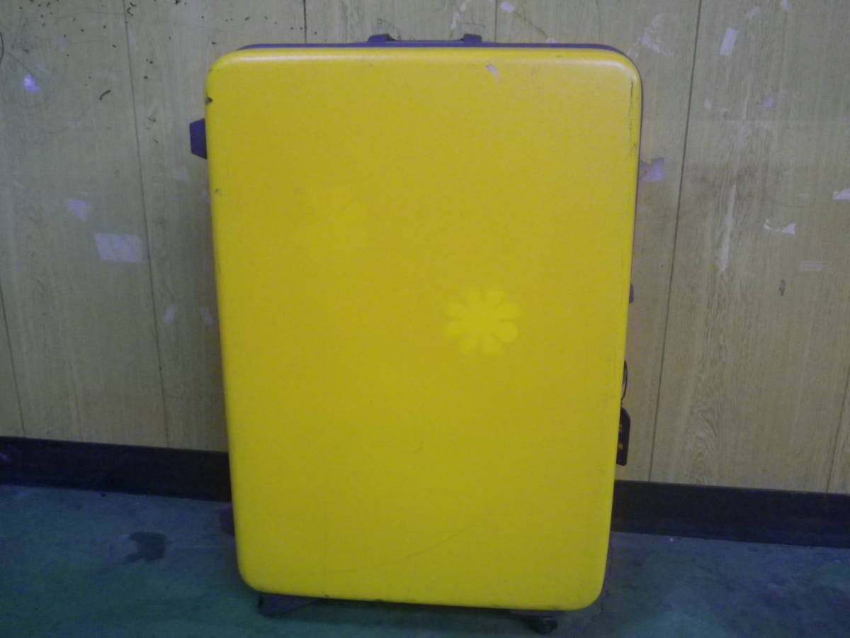 ellesse 　２トーンカラー　スーツケース　大型サイズ_画像1