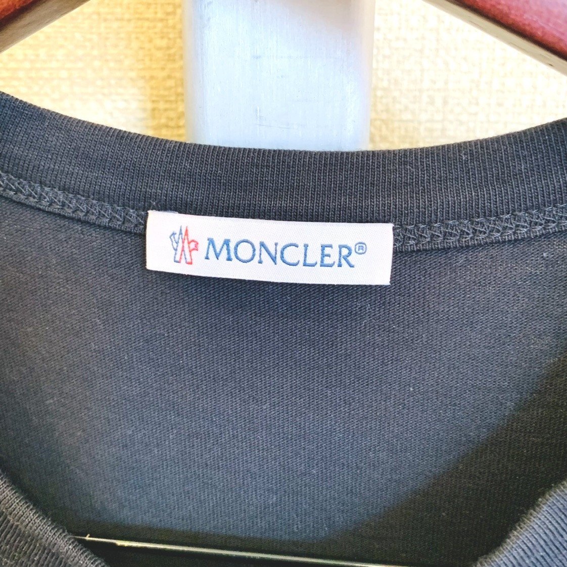 【86】MONCLER モンクレール マグリア Tシャツ F10918 C70610 メンズ タグサイズL 正規店購入 ICタグ確認済 2～3回着用 現状品 レアTシャツ_画像3