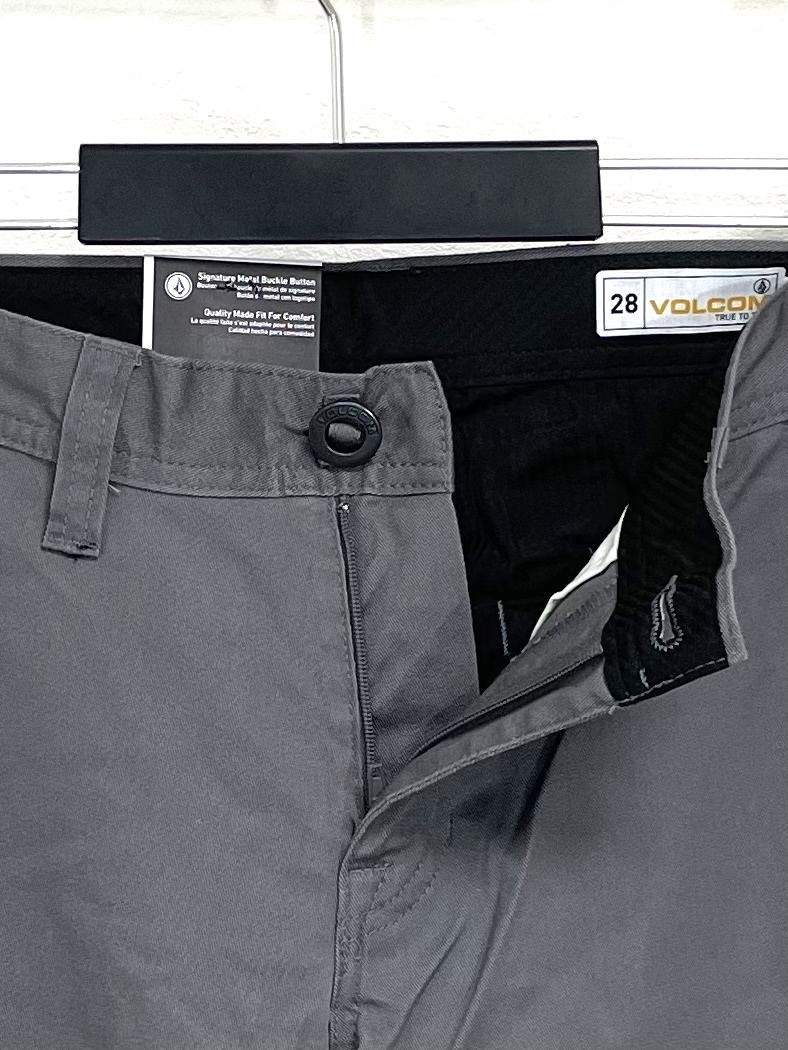 VOLCOM ボルコム A1131807CSR③ メンズ 32インチ チノパン モダンフィット ストレートパンツ Pants グレー色 ヴォルコム 新品即決 送料無料_画像4