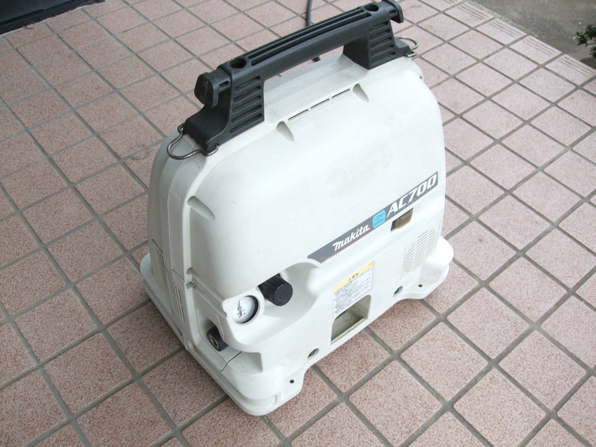 驚きの値段】 マキタ Makita エアコンプレッサ 一般圧 5L AC700