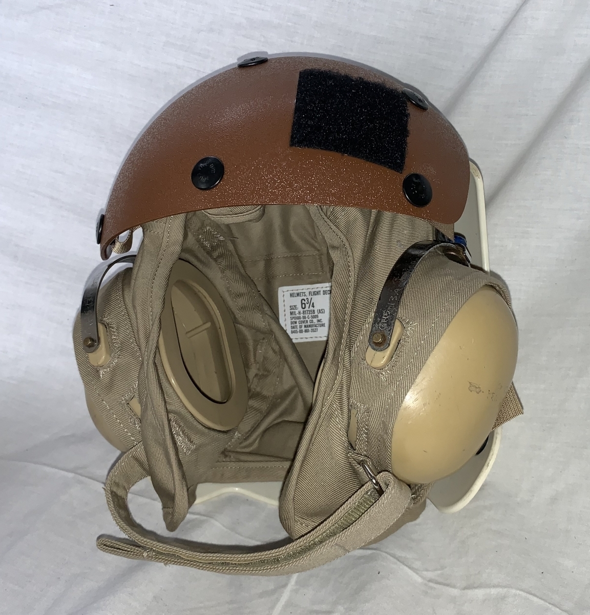  the US armed forces navy flight deck Crew helmet NAVY navy 98 year size 6-3/4 Brown & white US.AIR FORCE USAF Air Force 6106A