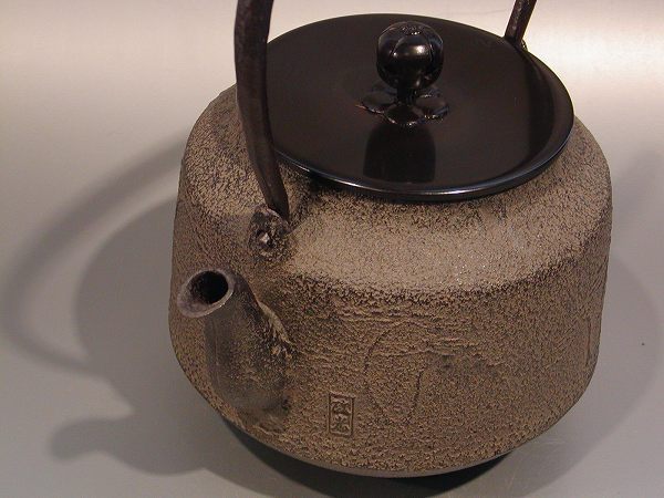 超特価激安 茶道具 鉄瓶 浜松地紋、日本工芸会 正会員 政光作 桐共箱□新品 鉄瓶