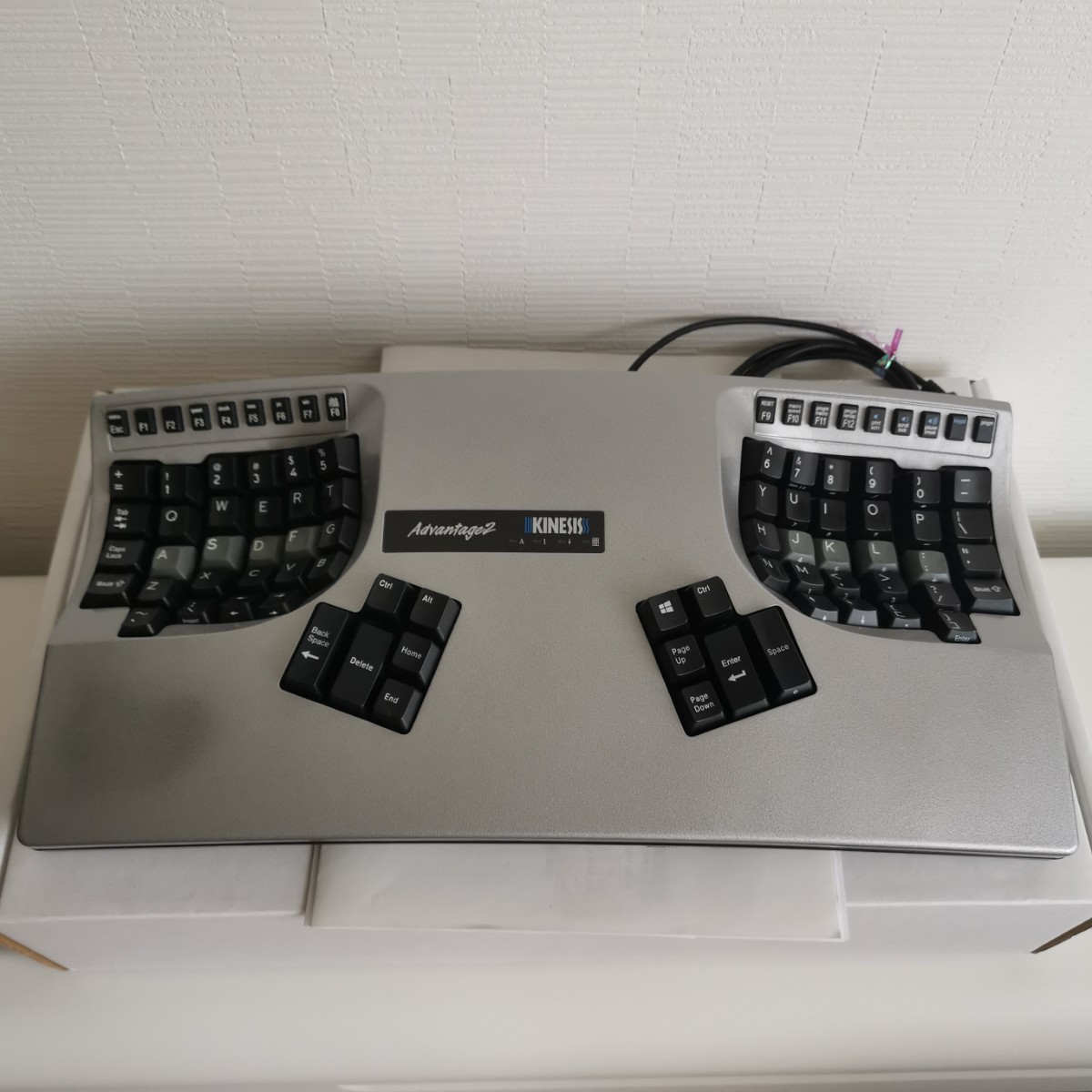 直営ショップ Kinesis Advantage2 日本語配列モデル 赤軸静音(ピンク
