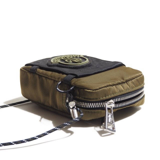 人気スポー新作 MONCLER モンクレール Extreme フォンケース