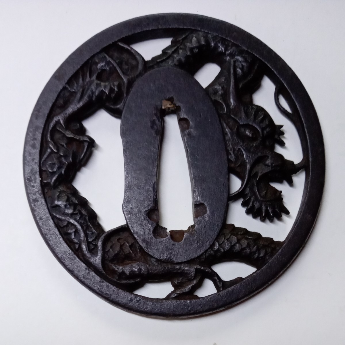 龍 透かし彫り 刀 鍔 越前記内作 | noonanwaste.com