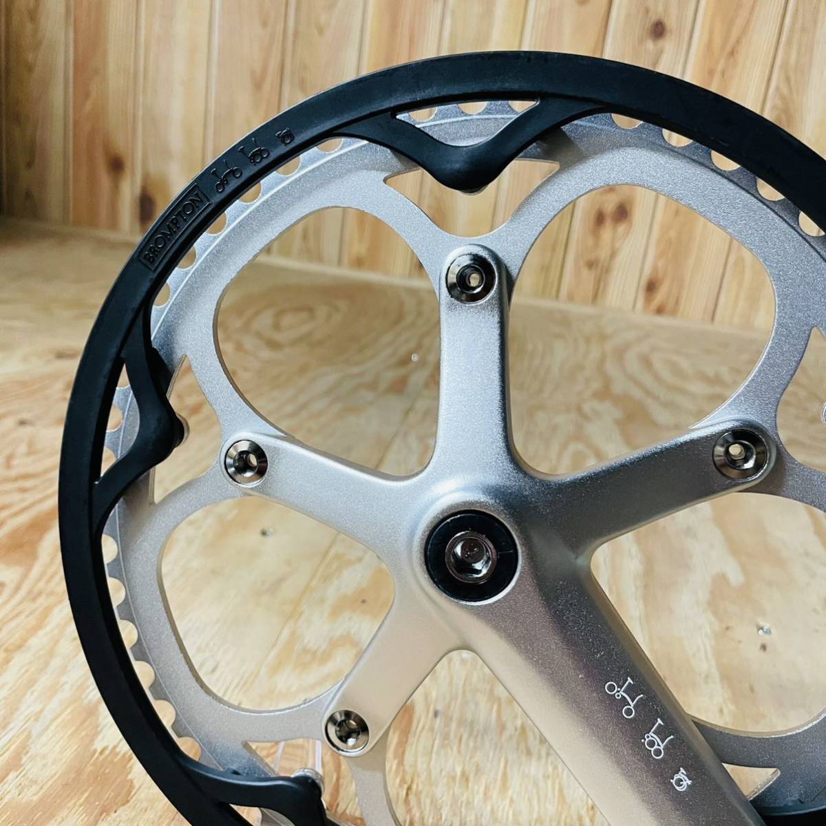 Yahoo!オークション - BROMPTON 純正 クランクセット 54T 170mm Yahoo!オークション - BROMPTON 純正 クランクセット 54T 170mm