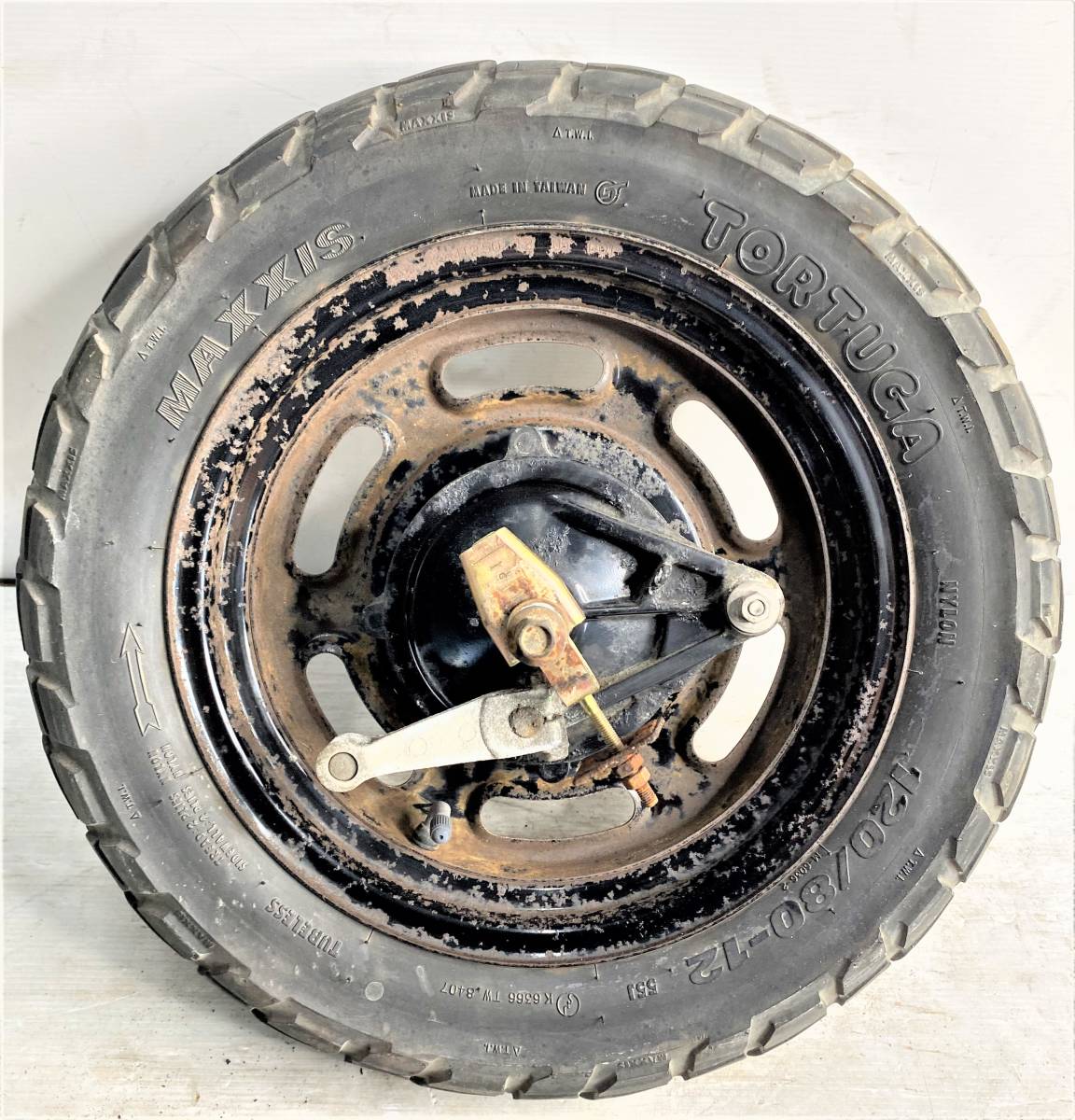 【AC16】ホンダ エイプ タイヤ付きリアホイール/HONDA APE rear wheel with tire I2208-19の画像3