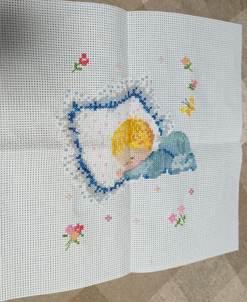 新品未使用 ハンドメイド クロスステッチ 完成品 手刺繍 フランス ベビー 男の子 出産祝い 出産記念