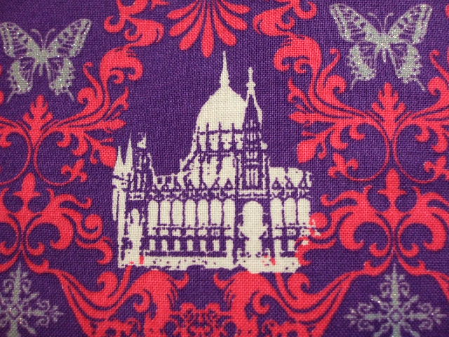 値下げ！送料無料！巾着セット：体操着袋と給食袋「素敵なラビリンス紫」大34×27㎝ 小27×19.5㎝色違い有り（ピンク）姉妹で如何？☆★_謎のお城です。