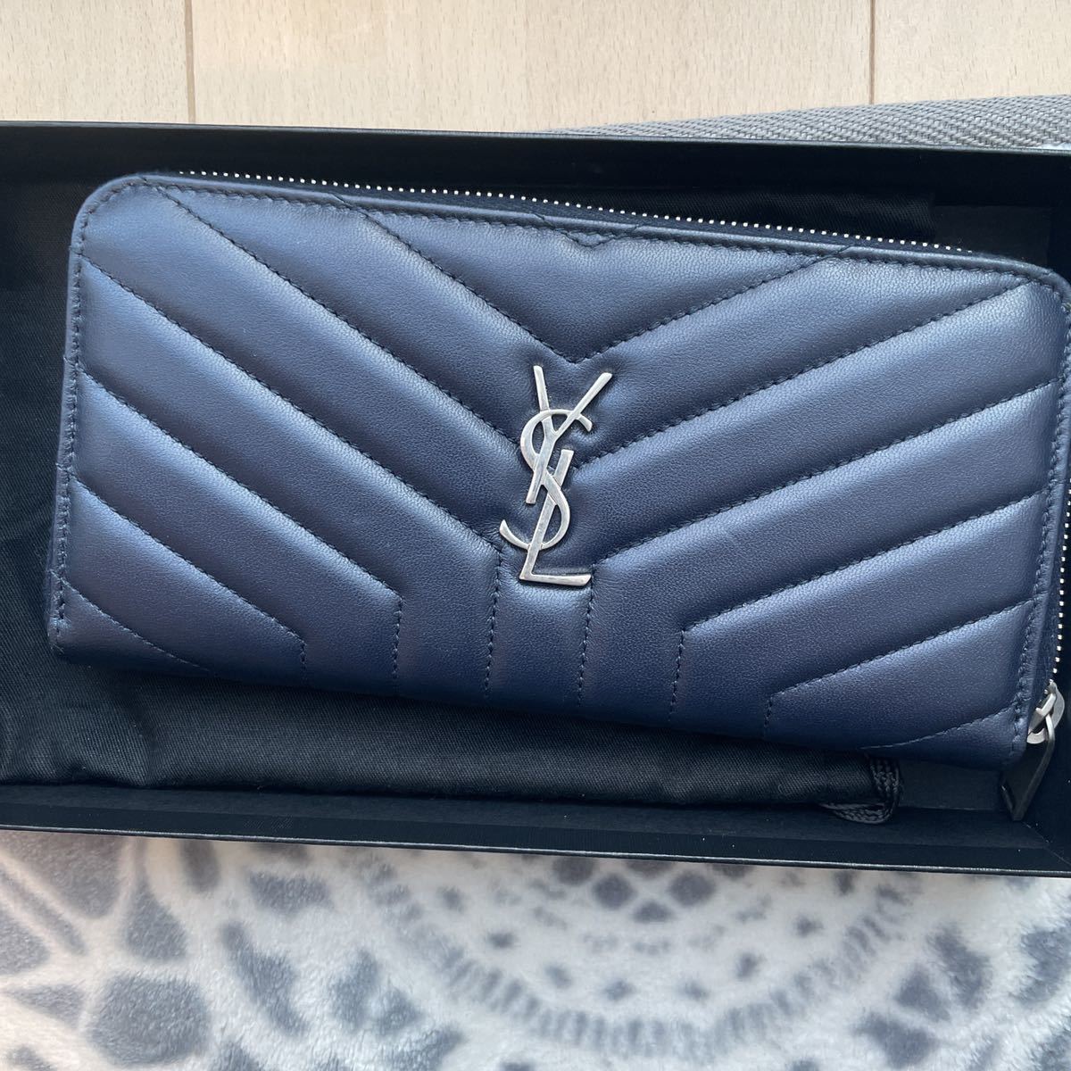 美品 SAINT LAURENT イヴサンローラン ysl YSL 長財布 navy 箱付き
