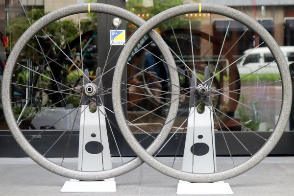 マヴィック MAVIC キシリウムプロカーボンディスク KSYRIUM PRO CARBON