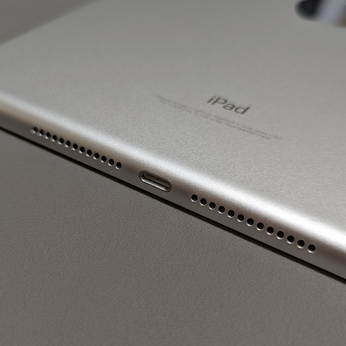 美品 iPad 第6世代 6th Generation Wi-Fi Cellular 128GB シルバー
