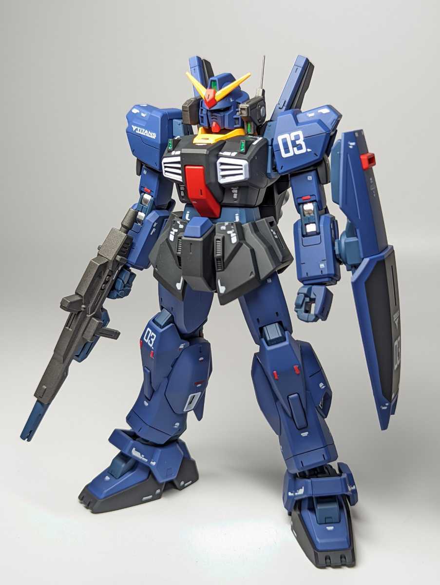 1円スタート　完成品 塗装改修済 バンダイHGUC1/144ガンダムMk-Ⅱ　ティターンズ仕様　リバイバル版　機動戦士Zガンダム HGガンプラ_画像3