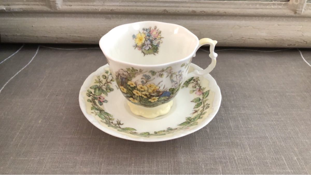 日本製格安 ヤフオク! - ロイヤルドルトン ARCHIVES CHALLINOR 北海道で記録的大雪 ロイヤルドルトン Spring カップ&ソーサー 2客セット 食器