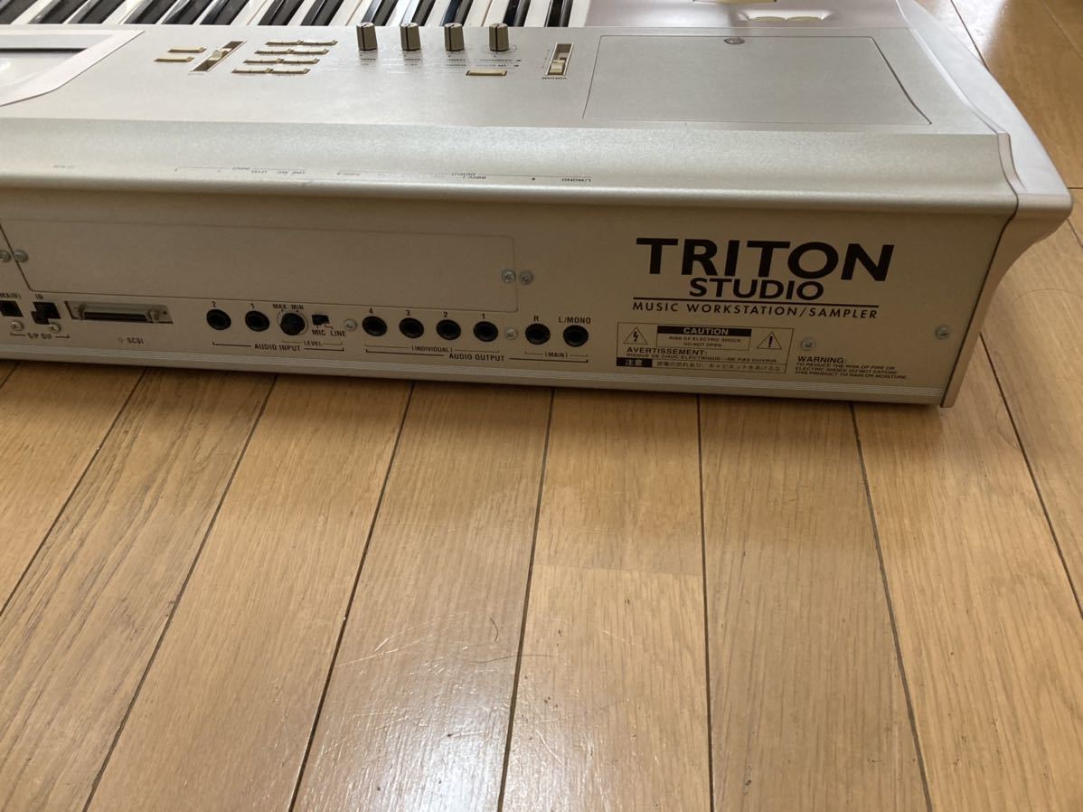 KORG TRITON STUDIO V2 61鍵 KORG TRITON STUDIO V2 61鍵