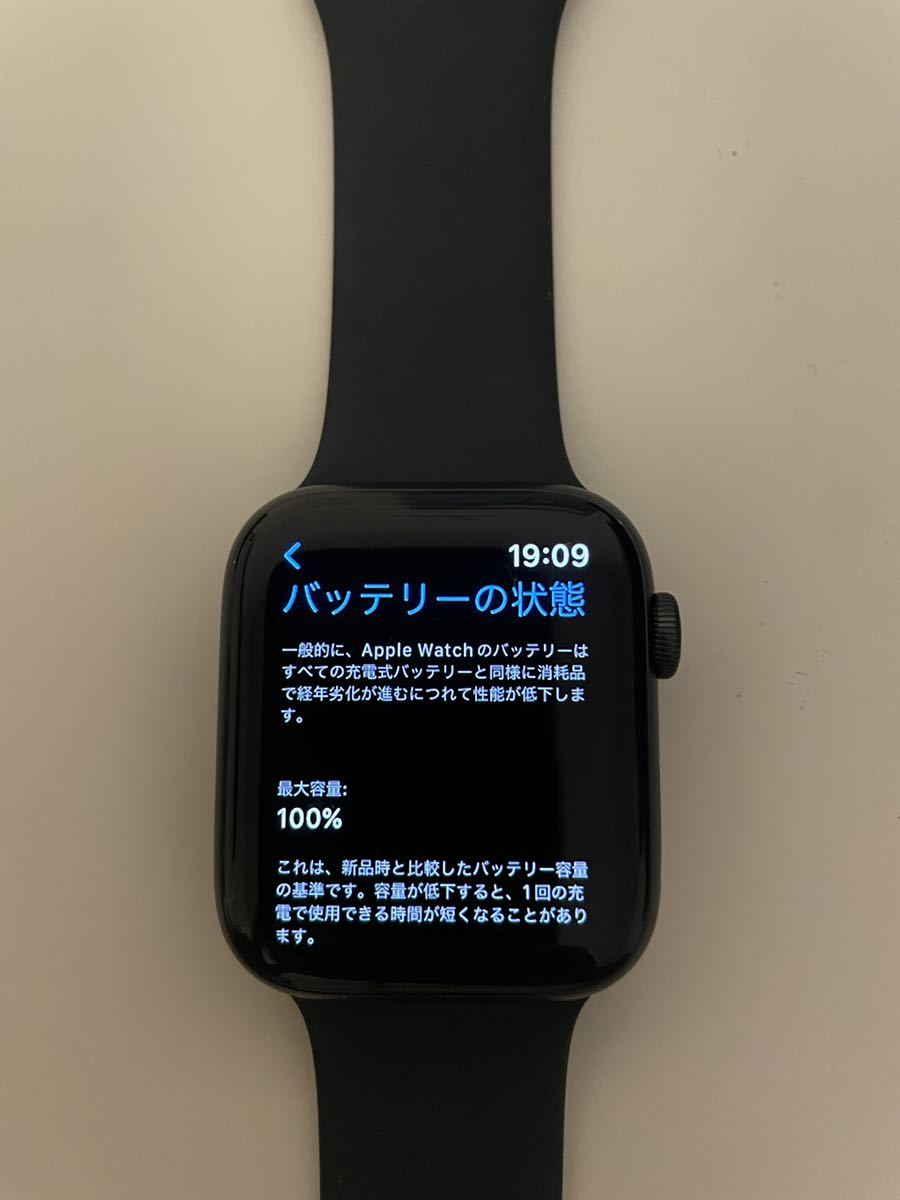 バッテリ100%Apple Watch SE GPSモデル44mmスペースグレー 