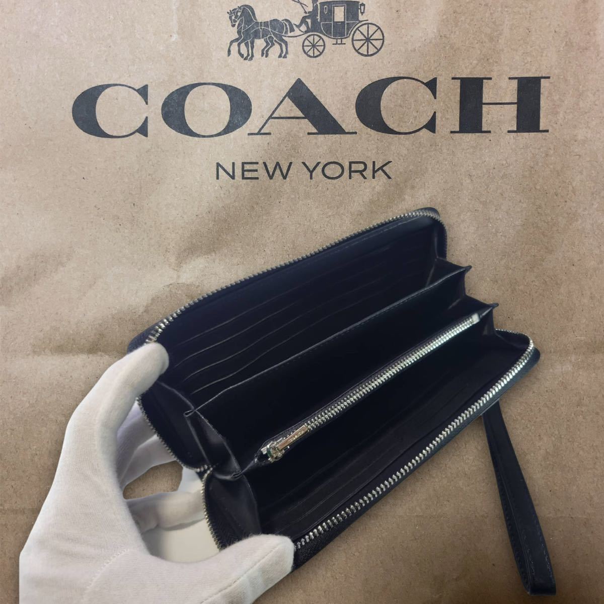 1円スタート！coach ピーナッツコラボ　スヌーピー　ラウンドジップ　リストレット_画像3