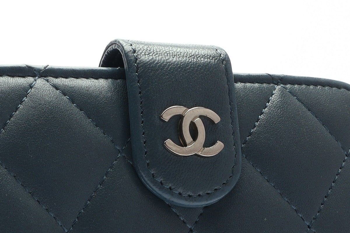 1円美品☆シャネル☆ラムスキン　マトラッセ　二つ折りコンパクト財布　ブルー系　SV金具【CHANEL】_画像5