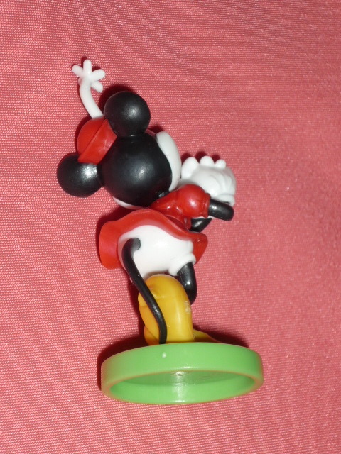  ultra rare!2016 year full ta chocolate egg Disney character 7 mascot figure ( Minnie Mouse )