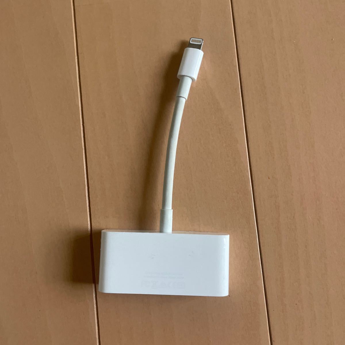 Apple Lightning - VGAアダプタ iPhone