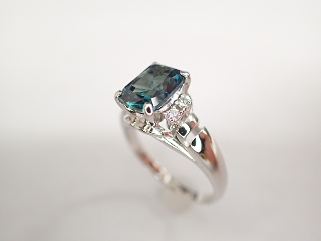 美品 京セラ クレサンベール Pt900 再結晶アレキ0.84ct リング 指輪