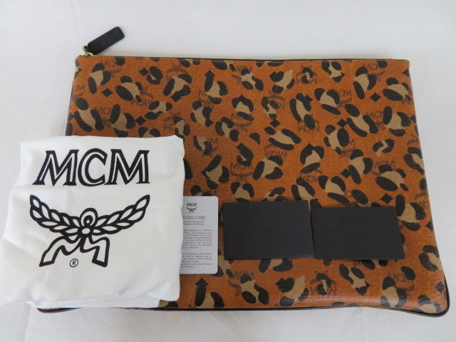 美品 MCM レオパード柄クラッチバッグ 豹柄 セカンドバッグ