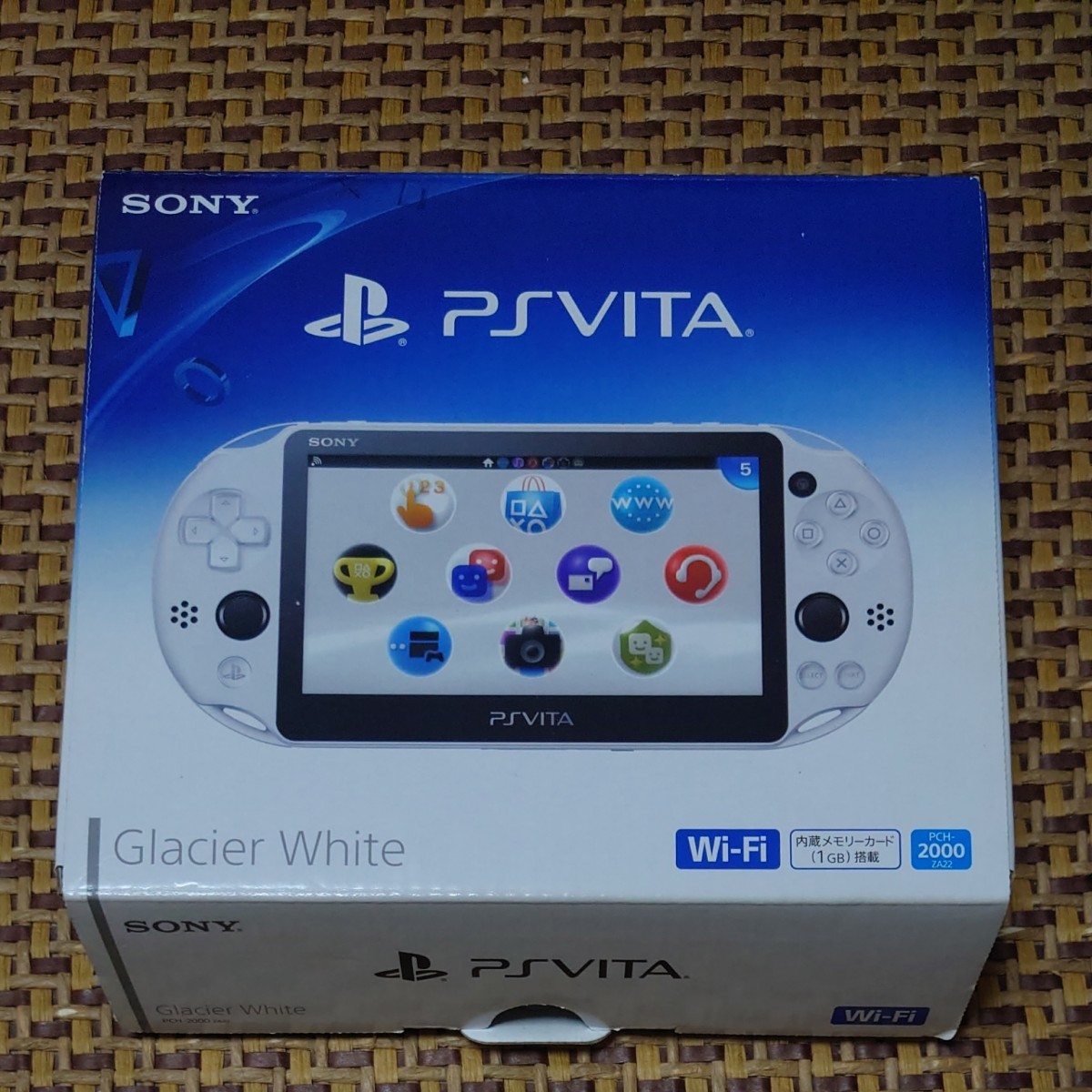 PS Vita　 PCH-2000　グレイシャーホワイト