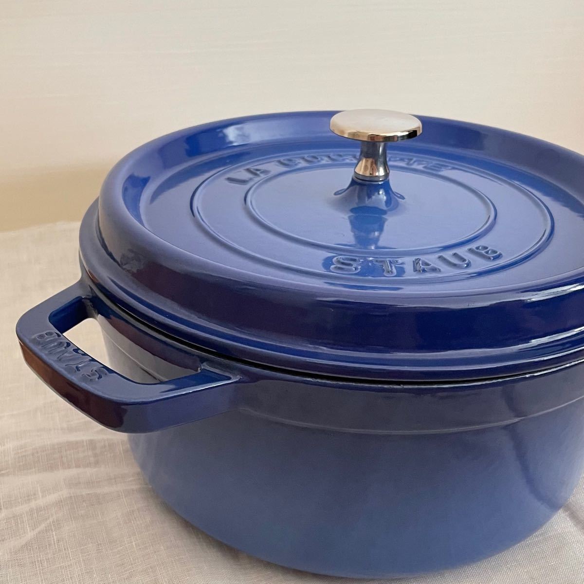 人気お得】 STAUB - ストウブ ココットロンド 28センチ ロイヤルブルー