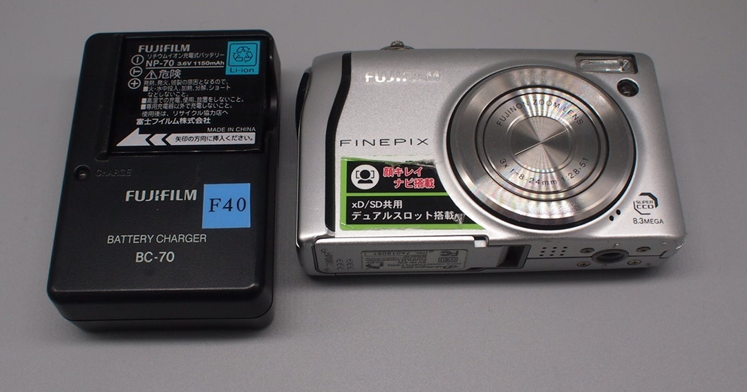 YI キ8-114 FUJIFILM 富士フィルム FinePix F40fd デジタルカメラ 830万画素 デジカメ 中古_画像1