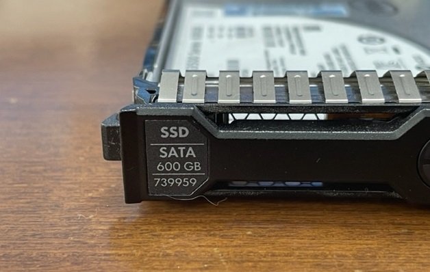 ◎ INTEL SSD DC S3500 Series 600GB hp 739959-001 （F01827）_写真は使い回しております