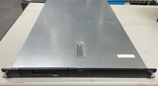 ◎ Fujitsu ラックマウント　テープ装置　DAT160　SE0X9DT1 (F01647)