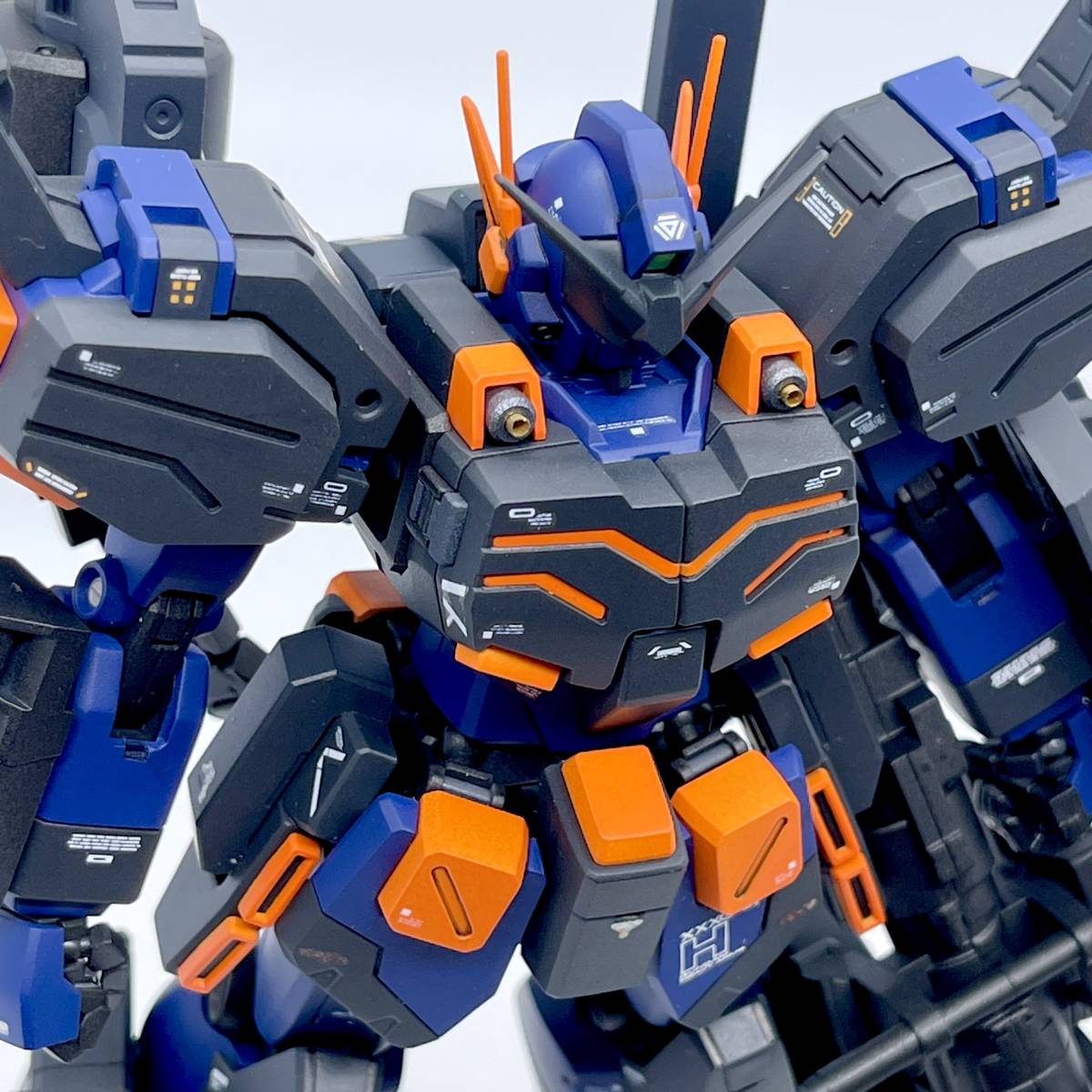 ショップ dbm106 1 100 MG ガンダムヘビーアームズ EW 新品未開封
