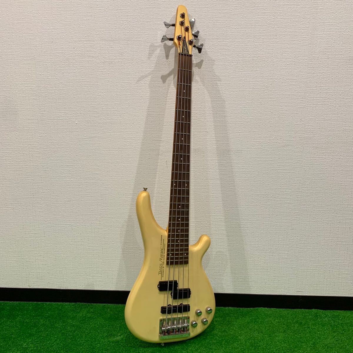 TUNE 5弦 エレキベース BASS MANIAC ベージュ系 ケース付き ジャンク品 TUNE 5弦 エレキベース BASS MANIAC ベージュ系 ケース付き ジャンク品