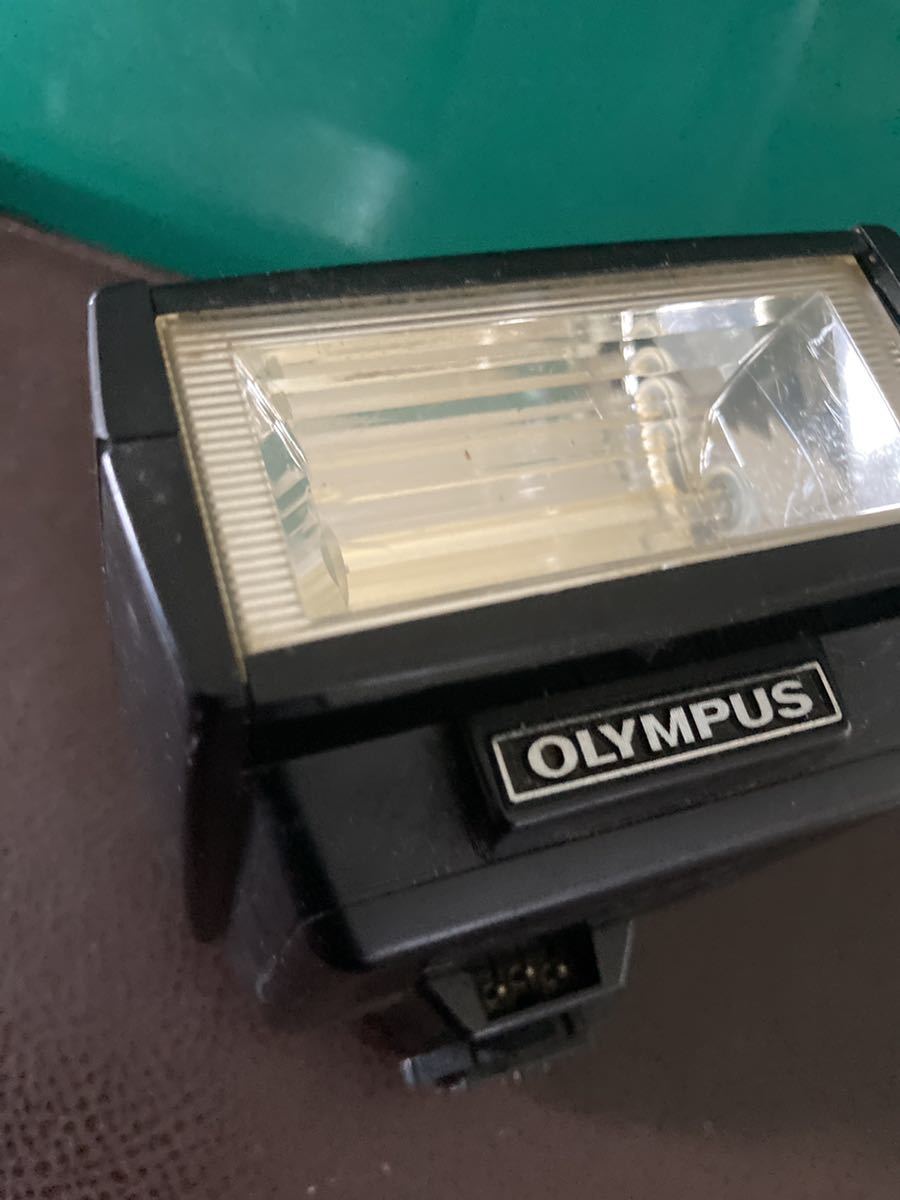 [OLYMPUS OM2 ELCTRONIC FLASH T32] Olympus хранение товар б/у Junk стробоскоп полностью автоматический батарея USED 1975 год [22/08 D2]
