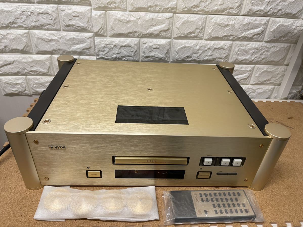 TEAC VRDS-20 ティアック CDプレーヤー 、インシュレーター、リモコン