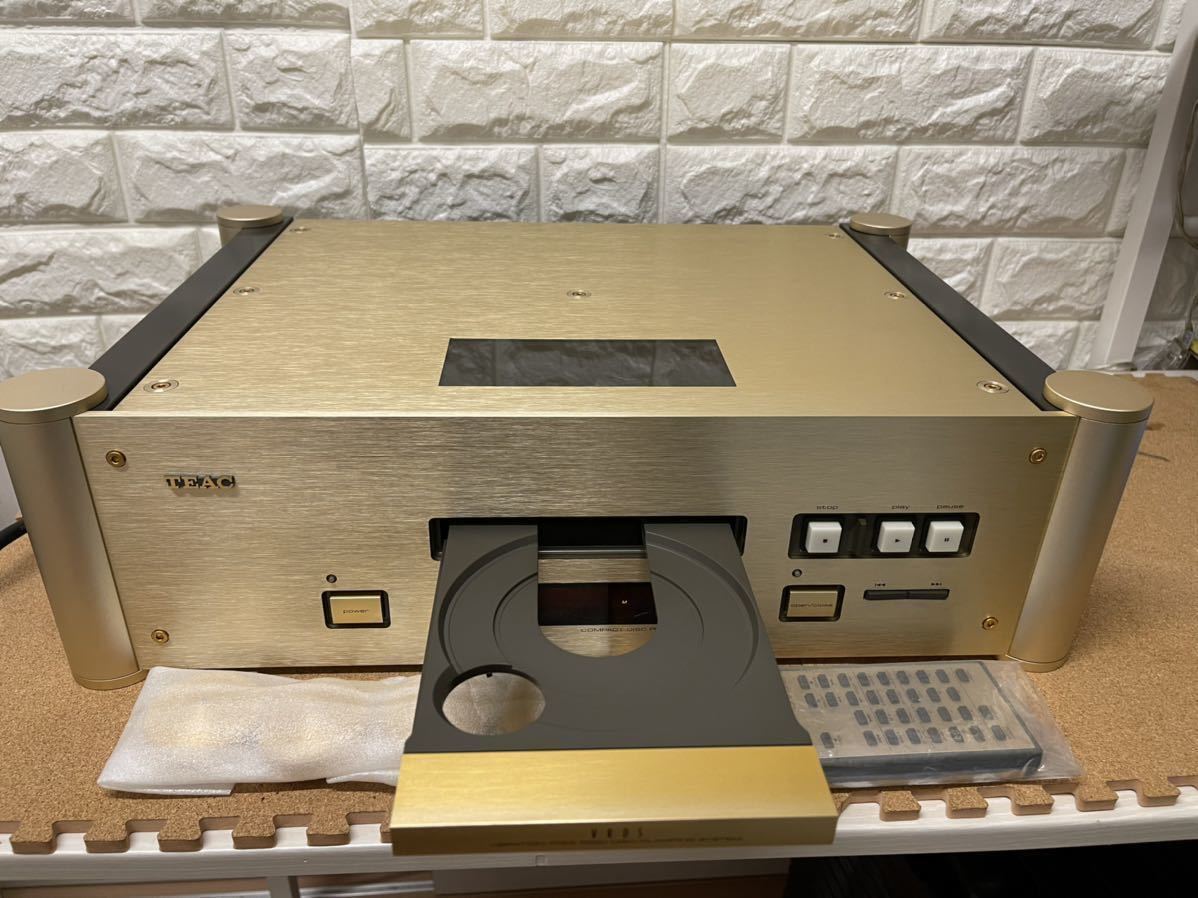 TEAC VRDS-20 ティアック CDプレーヤー 、インシュレーター、リモコン