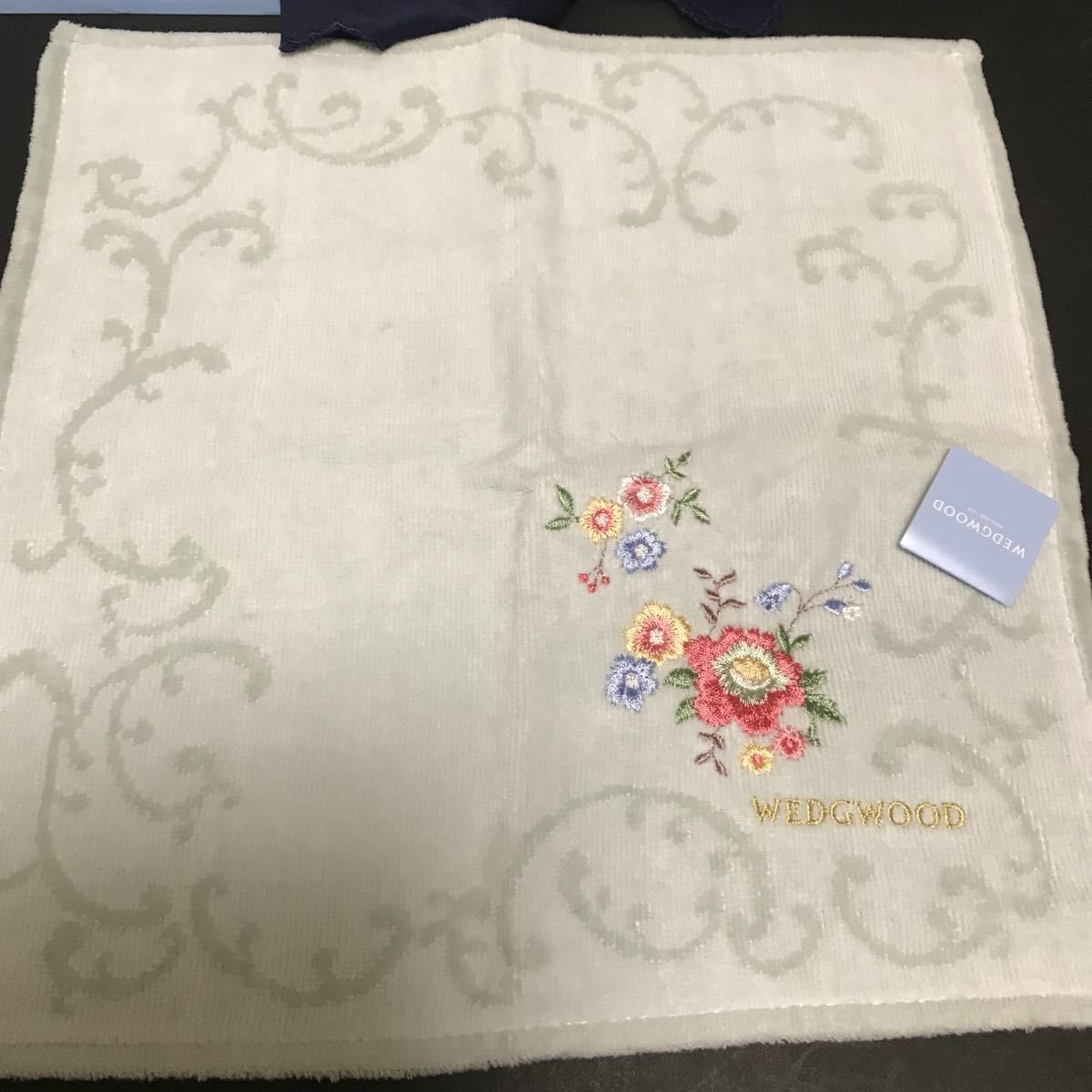WEDGWOOD タオルハンカチ と大判ハンカチセット新品 ついに再販開始 と ...