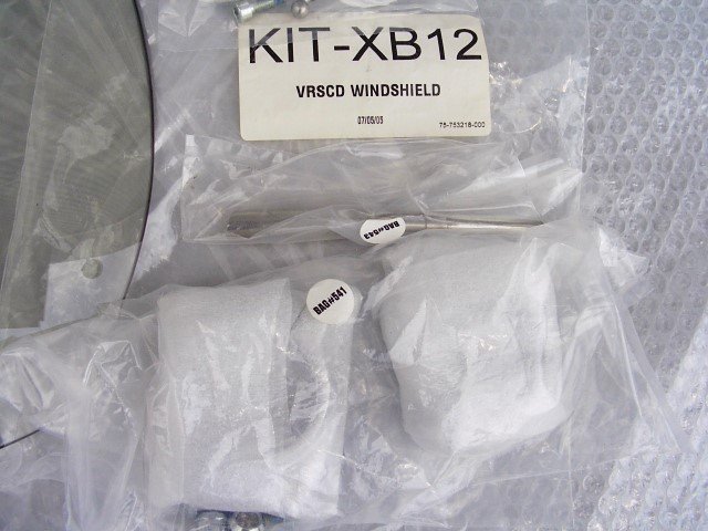 ◎V-ROD VRSCD 純正 ウインドシールド（'06～'08 未使用品 ライトスモーク 57861-06 ハーレー スクリーン VROD Vロッド バイザー カウル_画像2