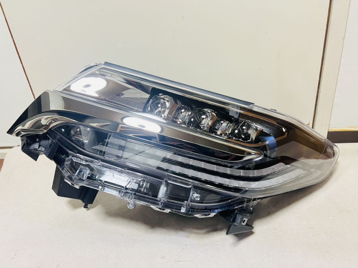 新品未使用アルファード 30系 後期 2眼 LEDヘッドライト CPU付き-