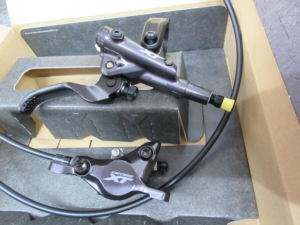 Shimano DEORE XT 油圧ブレーキセット BR-M8100(レジンパッド)/BL