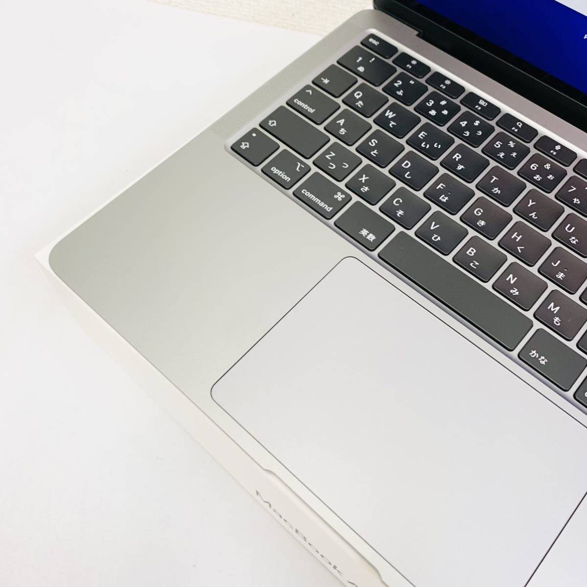 【美品】Apple MacBook Air 2020 13インチ M1 8GB 256GB スペースグレイ 充放電24回 MGN63J/A NN4281_画像3