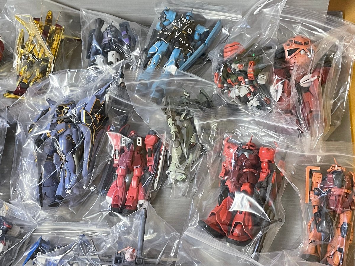 ジャンク品！まとめ売り！『機動戦士ガンダムのプラモデル』作り済み？/大量まとめてダンボール一杯分！50体以上セット！おまとめ品_画像3