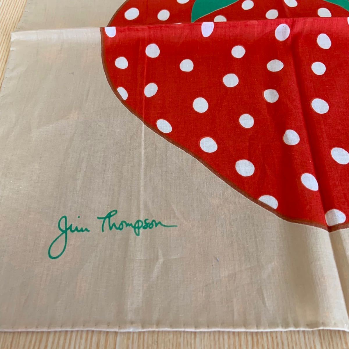  Jim Thompson JIM TOMPSON cotton handkerchie approximately 39×39cm Thai cotton Thai cotton 100%. strawberry pattern used 