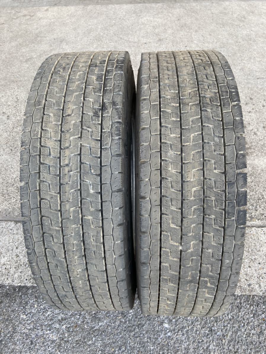 送料無料　245/70R19.5 再生タイヤ　スタッドレス　2本セット