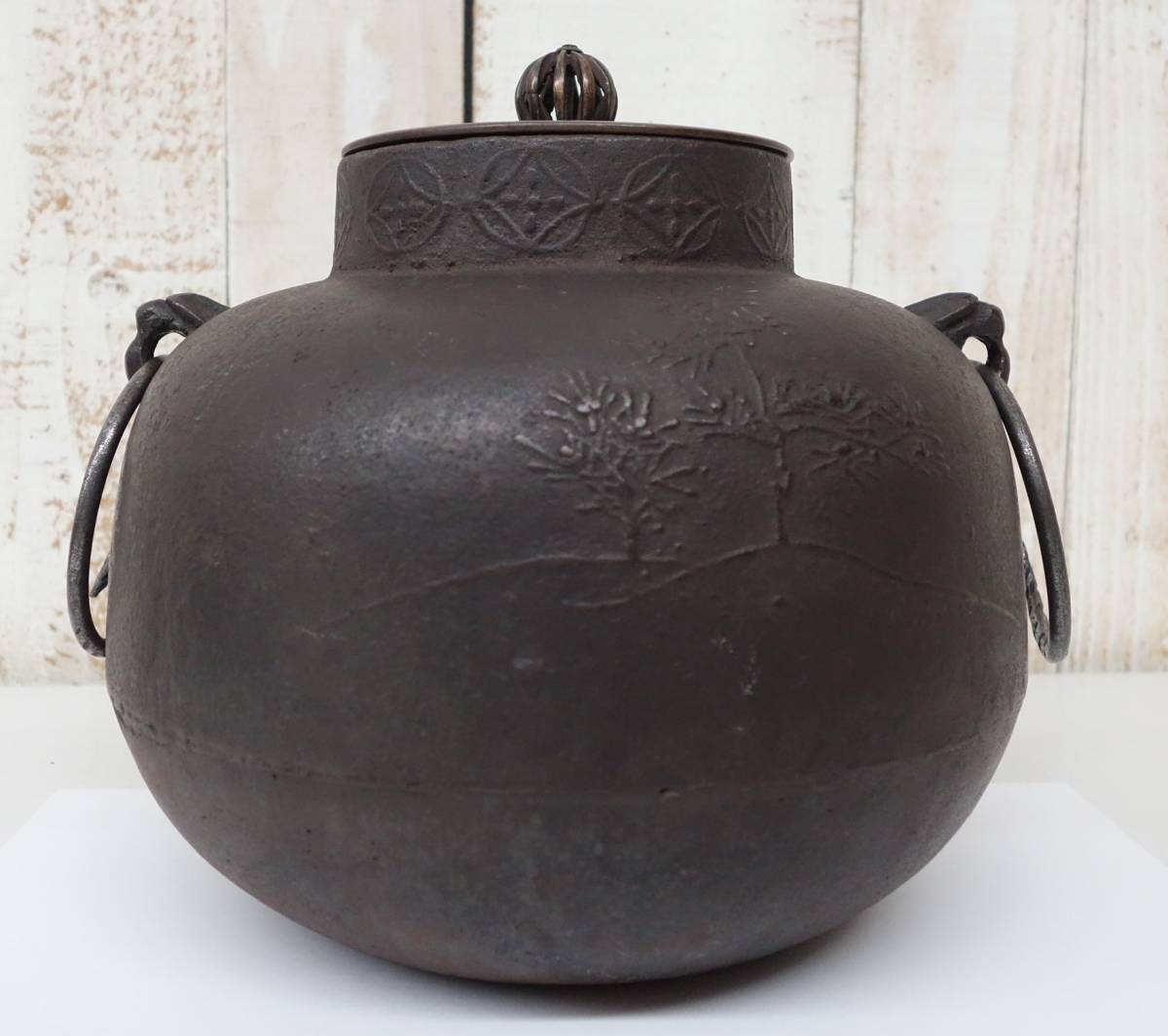 Yahoo!オークション - 伝統工芸 工芸美術 茶道 甑口丸釜 茶釜 鉄 Yahoo!オークション - 伝統工芸 工芸美術 茶道 甑口丸釜 茶釜 鉄