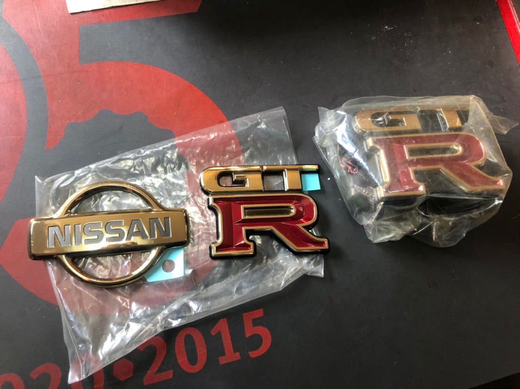 開店祝い BNR34 GT-R レア物 新品 ゴールドエンブレムセット 純正